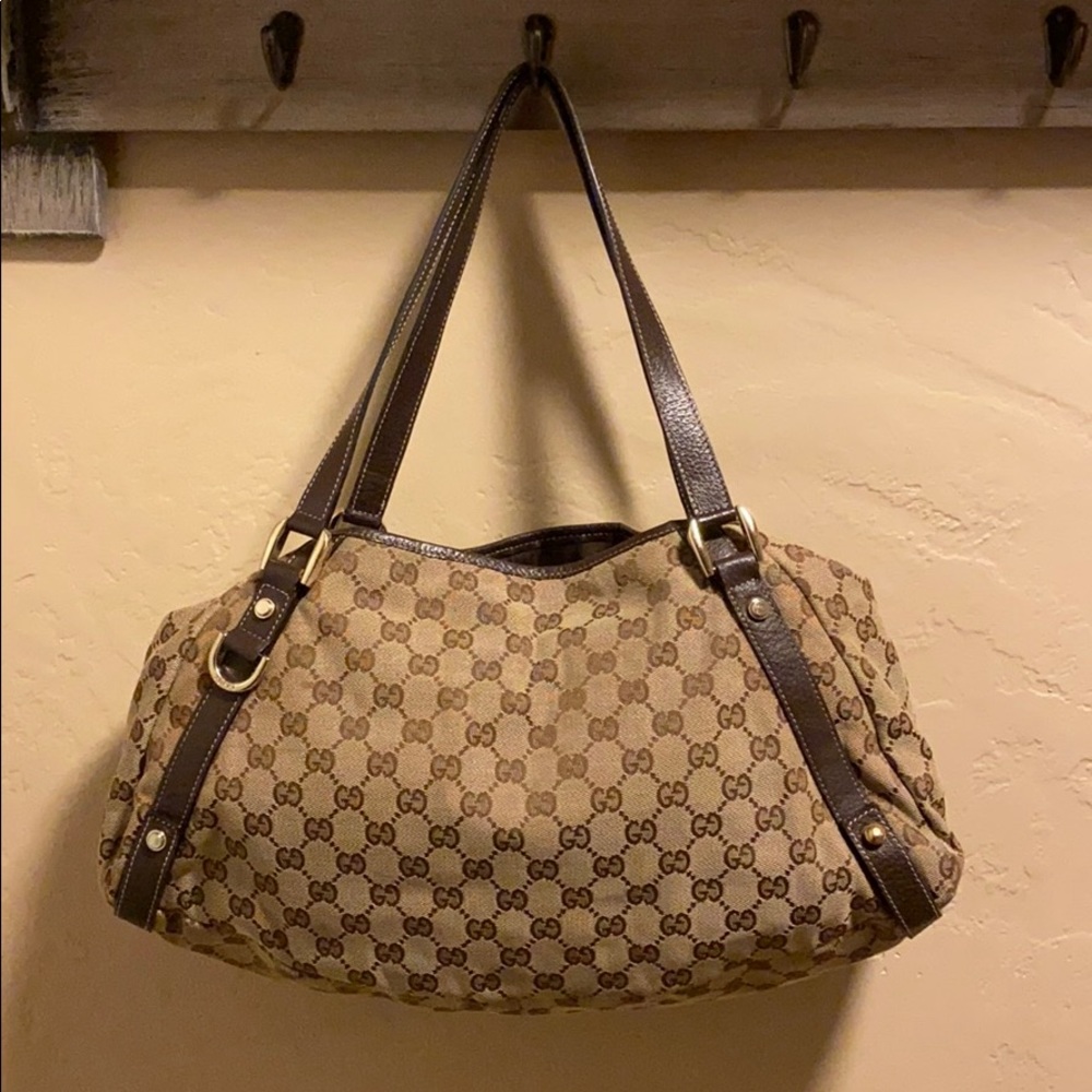 Gucci Abbey monogram bag